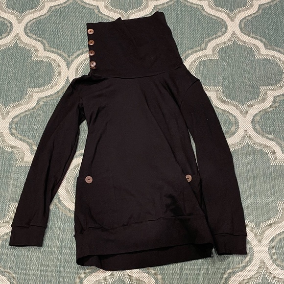 NWT Black Tunic with Cowl Neck, Pockets and Brown Tagua Look Buttons Size Large - Picture 1 of 5